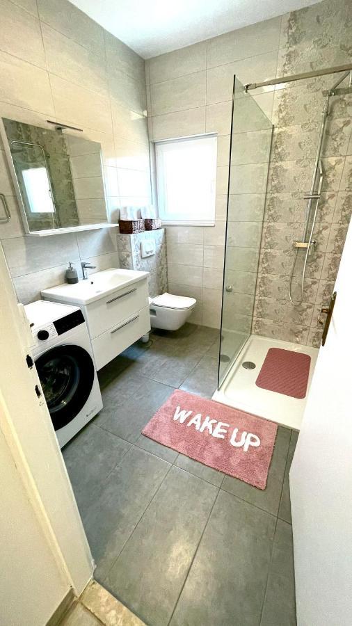 Apartment For 6 + Free Parking Place زادار المظهر الخارجي الصورة